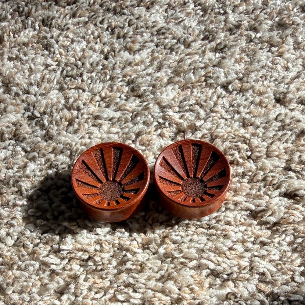 Wooden rising run sunburst omerica organic plugs